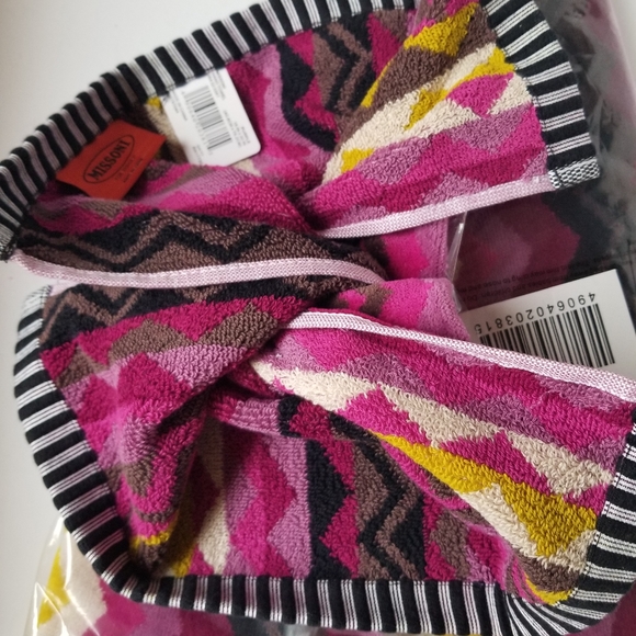 Missoni hand towel new - Picture 6 of 9